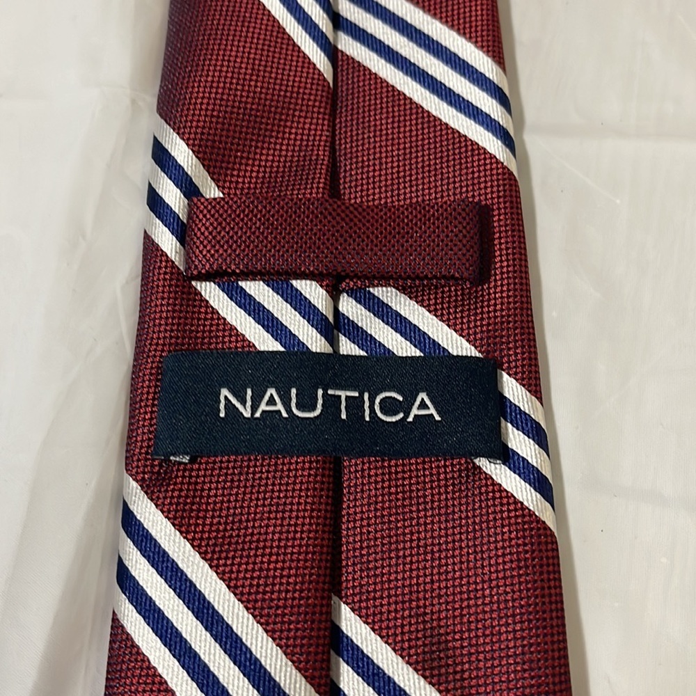 Nautica men’s tie in cranberry and silver/ blue stripe 3”Wx58”L like new - Picture 3 of 6